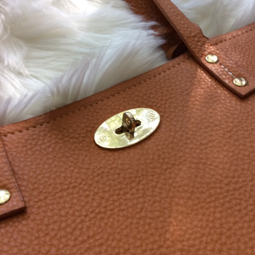 BCBG PARIS Bag ✨ - Picture 5 of 8